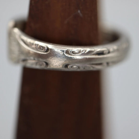 Exquisite Silver Vine Spoon Ring Size 11.5 Vintage Stainless Steel Polished - Picture 3 of 11